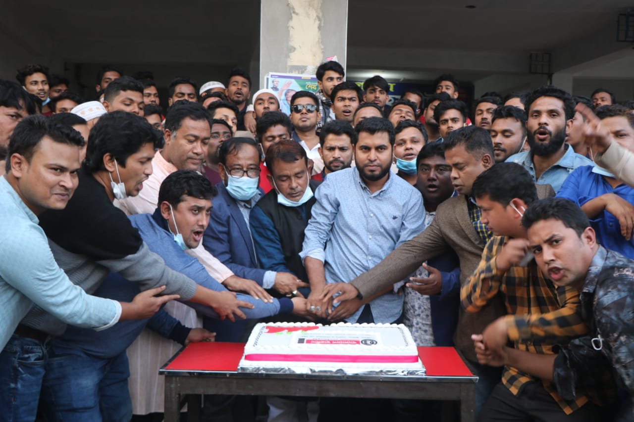 দেবিদ্বারে বর্ণাঢ্য আয়োজনে ছাত্রলীগের ৭৩ তম প্রতিষ্ঠাবার্ষিকী উদযাপন। দেবিদ্বারে বর্ণাঢ্য আয়োজনে ছাত্রলীগের ৭৩ তম প্রতিষ্ঠাবার্ষিকী উদযাপন।