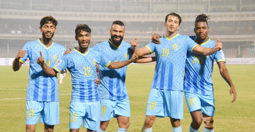 প্রথম ম্যাচেই পয়েন্ট হারাতে বসেছিল আবাহনী প্রথম ম্যাচেই পয়েন্ট হারাতে বসেছিল আবাহনী