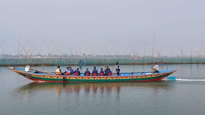 কুমিল্লা মেঘনা ও কাঠালিয়ার নৌপথে পুলিশের সাঁড়াশি অভিযান কুমিল্লা মেঘনা ও কাঠালিয়ার নৌপথে পুলিশের সাঁড়াশি অভিযান
