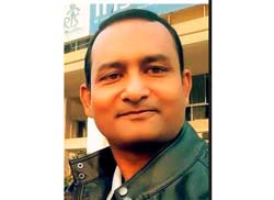 দেশি-বিদেশি ফুটবলারদের কাছ থেকে তরুণরা শিখছে 