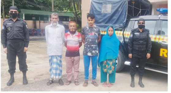 কুমিল্লায় স্বামী-স্ত্রীসহ ৪ মাদক ব্যবসায়ী আটক কুমিল্লায় স্বামী-স্ত্রীসহ ৪ মাদক ব্যবসায়ী আটক