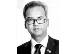 রানীরা জেলে, রাজারা আড়ালে
