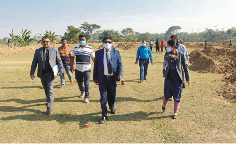 ক্রীড়া পল্লী ও ভূমিহীনদের ঘর নির্মাণ পরিদর্শনে জেলা প্রশাসক 