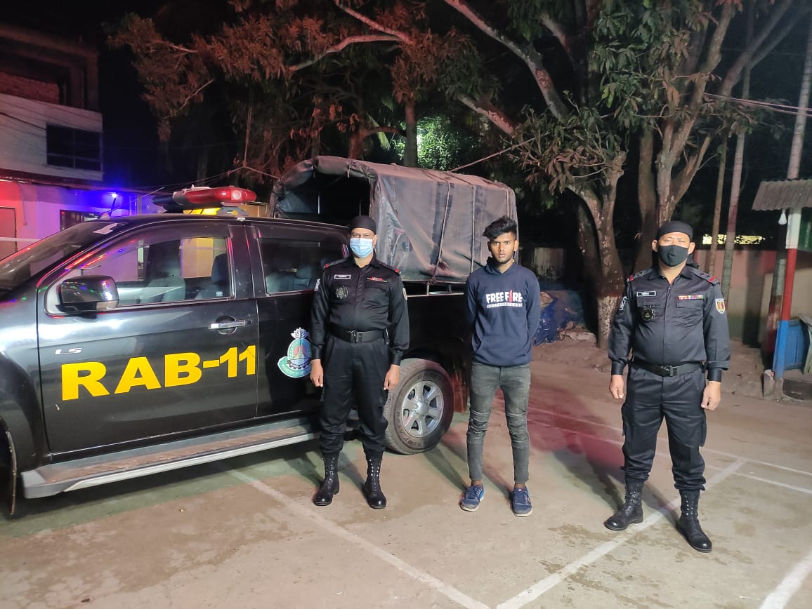 বালুতুপা থেকে ১ হাজার ৮ শত ২০ পিস ইয়াবাসহ একজন মাদক ব্যবসায়ী গ্রেফতার। বালুতুপা থেকে ১ হাজার ৮ শত ২০ পিস ইয়াবাসহ একজন মাদক ব্যবসায়ী গ্রেফতার।