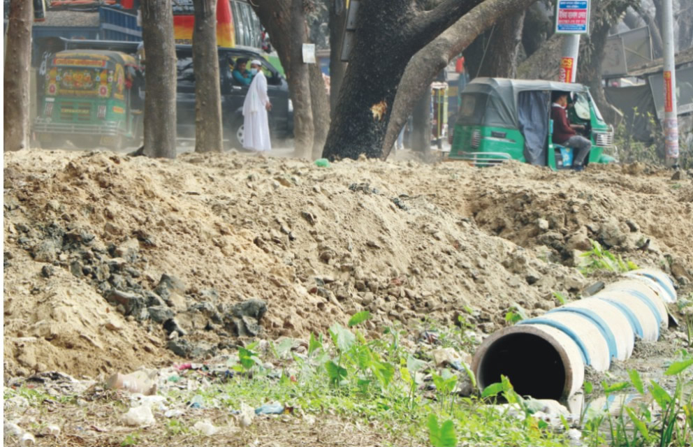 দেবিদ্বারে সরকারি খাল ভরাট করার অভিযোগ