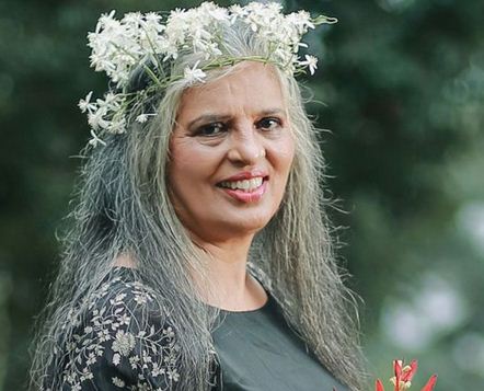 অনলাইনে ট্রলের শিকার ৬৯ বছর বয়সী ভারতীয় অভিনেত্রী অনলাইনে ট্রলের শিকার ৬৯ বছর বয়সী ভারতীয় অভিনেত্রী