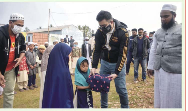 চতুর্থ ধাপে দু’হাজার এতিম শিক্ষার্থীর মাঝে জাগ্রত মানবিকতার সুয়েটার বিতরণ চতুর্থ ধাপে দু’হাজার এতিম শিক্ষার্থীর মাঝে জাগ্রত মানবিকতার সুয়েটার বিতরণ