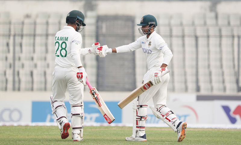 একরাশ শঙ্কা রেখে দ্বিতীয় দিন শেষ করল বাংলাদেশ একরাশ শঙ্কা রেখে দ্বিতীয় দিন শেষ করল বাংলাদেশ