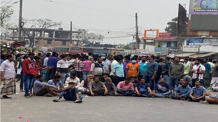 বিশ্ববিদ্যালয়ের সামনে ফের ববি শিক্ষার্থীদের অবরোধ