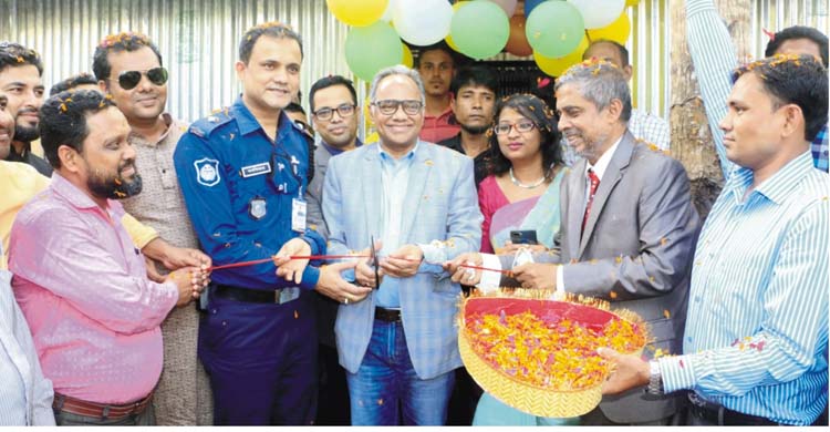 মানুষ বড় হলেই দেশ বড় হয়: ইমদাদুল হক মিলন মানুষ বড় হলেই দেশ বড় হয়: ইমদাদুল হক মিলন