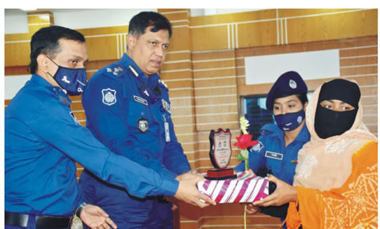 দুর্যোগে পাশে থাকা পুলিশ বিভিন্ন আন্দোলনে পরিকল্পিত হামলার শিকার: ডিআইজি দুর্যোগে পাশে থাকা পুলিশ বিভিন্ন আন্দোলনে পরিকল্পিত হামলার শিকার: ডিআইজি