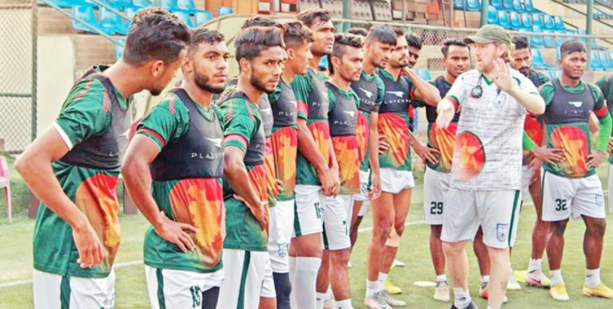 প্রথমার্ধে ২ গোলে পিছিয়ে বাংলাদেশ