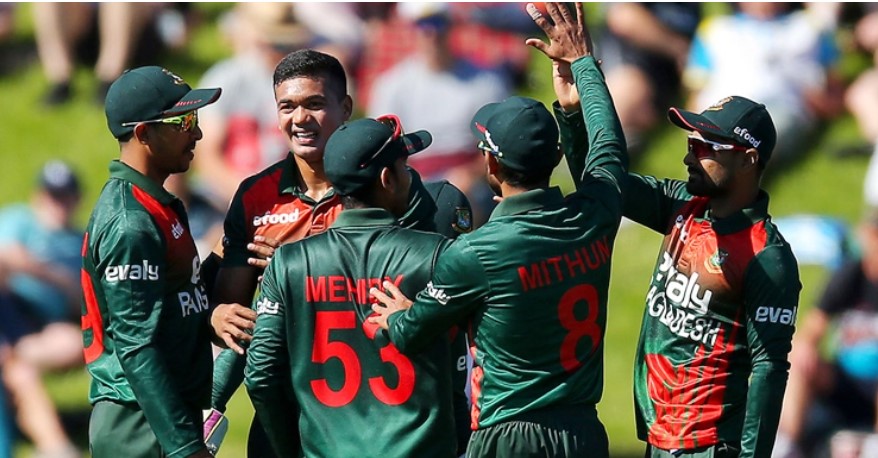 বৃষ্টি থামার পর খেলা শুরু, কমেনি ওভার