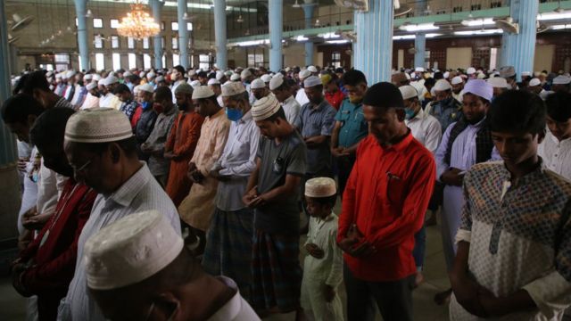 মসজিদে ২০ জনের বেশি মুসল্লি নামাজে অংশ নিতে পারবেন না