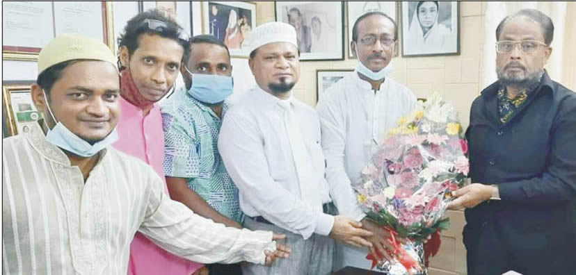 জাতীয় পার্টির চেয়ারম্যানকে কুমিল্লা-৫ সংসদীয় আসনের উপ নির্বাচনে প্রার্থী মো: জসিম উদ্দিনের ফুলেল শুভেচ্ছা জাতীয় পার্টির চেয়ারম্যানকে কুমিল্লা-৫ সংসদীয় আসনের উপ নির্বাচনে প্রার্থী মো: জসিম উদ্দিনের ফুলেল শুভেচ্ছা