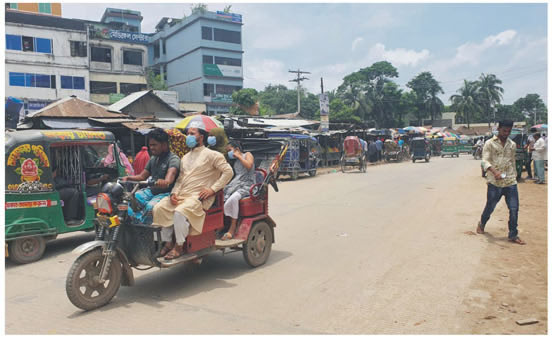 দেবিদ্বারে নিষেধাজ্ঞা অমান্য করে চলছে ব্যাটারিচালিত অটোরিকশা ও ভ্যান দেবিদ্বারে নিষেধাজ্ঞা অমান্য করে চলছে ব্যাটারিচালিত অটোরিকশা ও ভ্যান