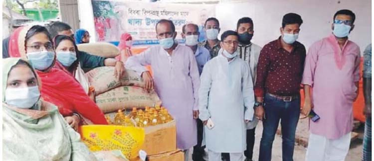 ডাঃ ফেরদৌস খন্দকারের দেওয়া এক মাসের খাদ্য সামগ্রী পেলেন বিধবারা ডাঃ ফেরদৌস খন্দকারের দেওয়া এক মাসের খাদ্য সামগ্রী পেলেন বিধবারা