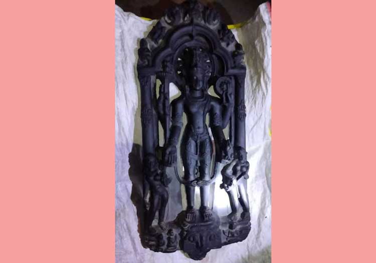 দাউদকান্দিতে বিষ্ণ মূর্তি উদ্ধার 