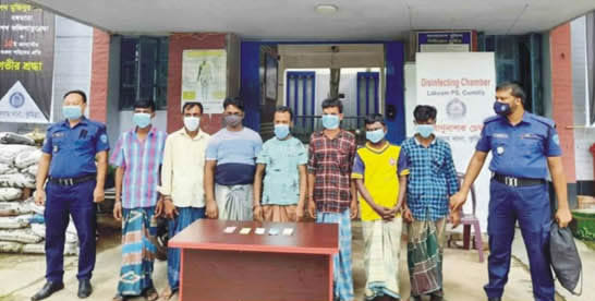 লাকসামে ৭ জুয়াড়ি গ্রেফতার লাকসামে ৭ জুয়াড়ি গ্রেফতার