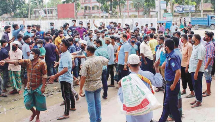 দেবীদ্বারে সিএনজি চালকদের ধর্মঘট