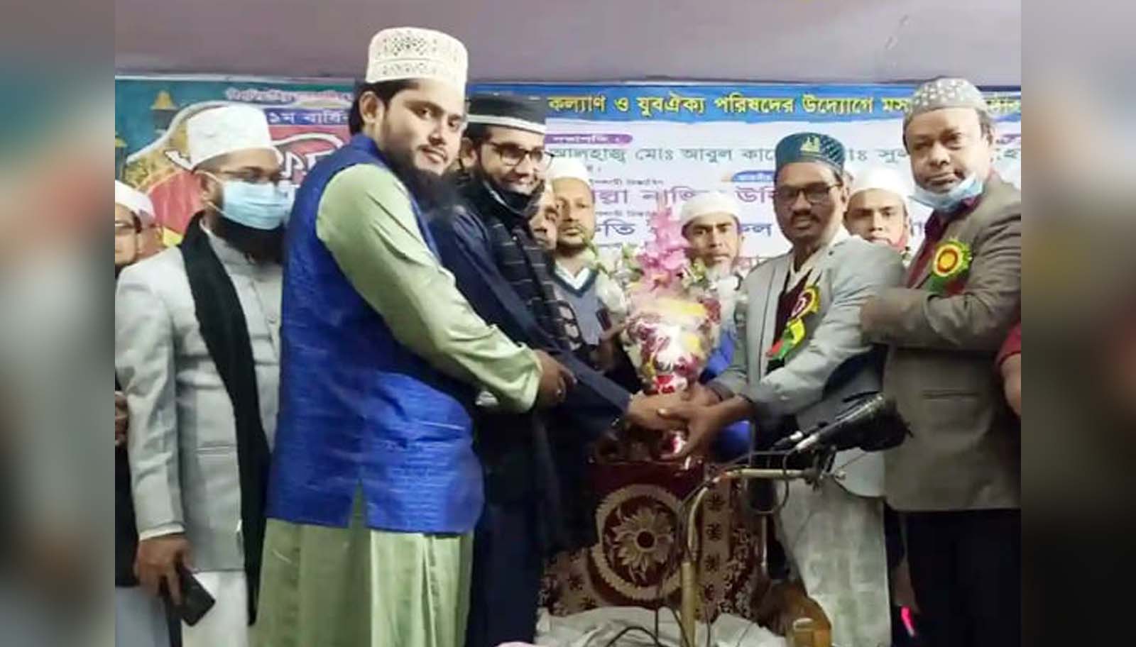 বুড়িচংয়ের শরীফপুরে তাফসিরুল কুরআন মাহফিল অনুষ্ঠিত বুড়িচংয়ের শরীফপুরে তাফসিরুল কুরআন মাহফিল অনুষ্ঠিত