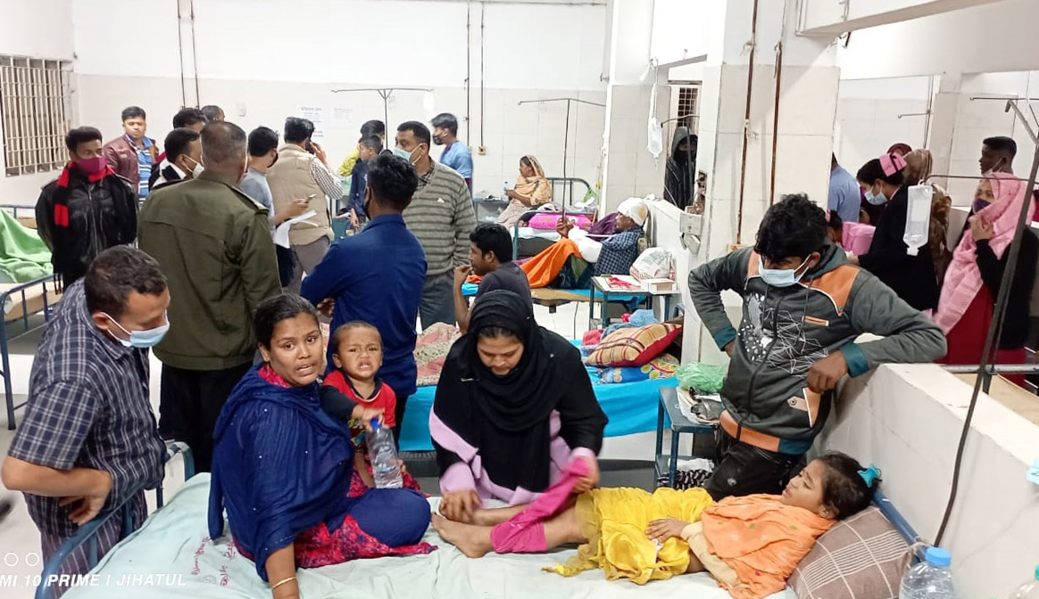 কুমিল্লায় বেলুনের গ্যাস সিলিন্ডার বিস্ফোরণে আহত ৩০ কুমিল্লায় বেলুনের গ্যাস সিলিন্ডার বিস্ফোরণে আহত ৩০