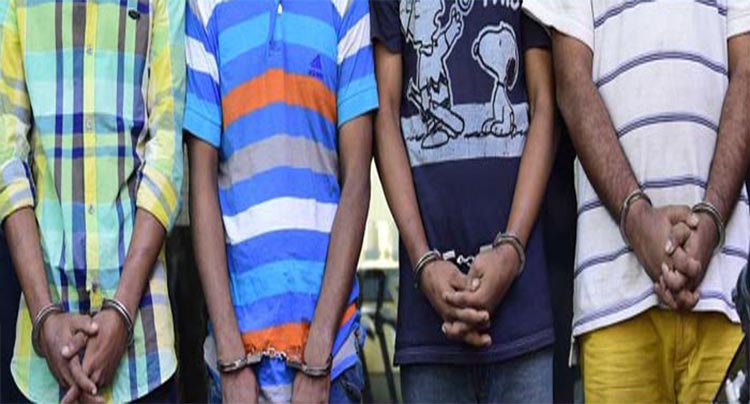 ব্রাহ্মণপাড়ায় গাঁজা ফেনসিডিলসহ গ্রেফতার ৪ ব্রাহ্মণপাড়ায় গাঁজা ফেনসিডিলসহ গ্রেফতার ৪