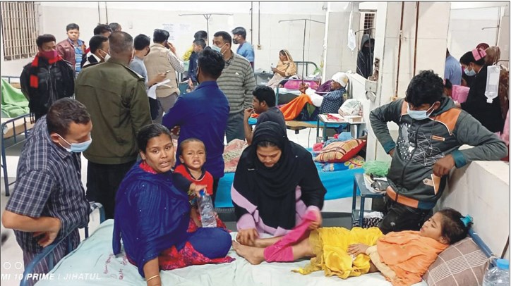 কুমিল্লায় বেলুনের গ্যাস সিলিন্ডার বিস্ফোরণে আহত ৩০ কুমিল্লায় বেলুনের গ্যাস সিলিন্ডার বিস্ফোরণে আহত ৩০