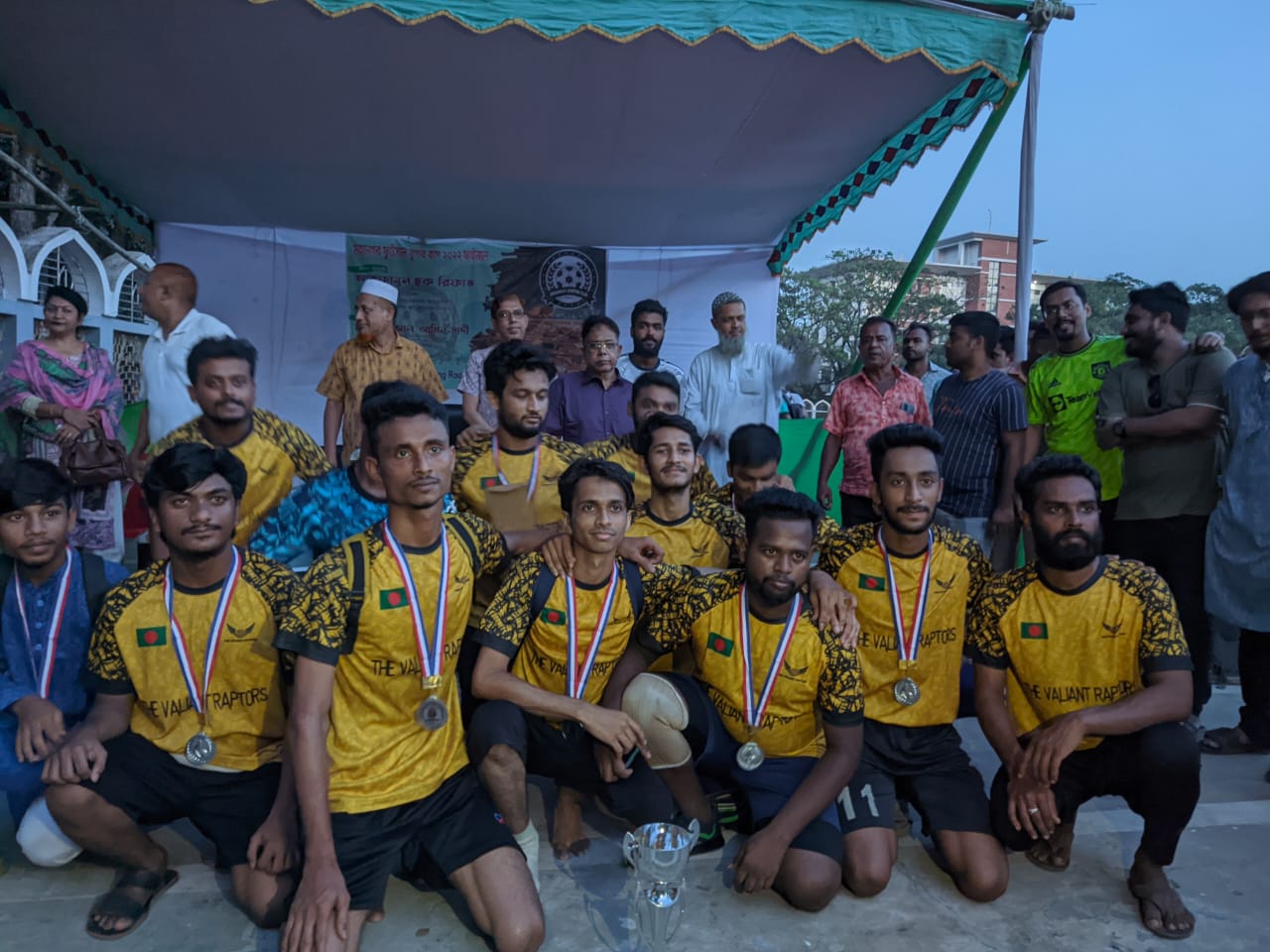 কুমিল্লা মহানগর ফুটসাল টুর্নামেন্টে চ্যাম্পিয়ন ডেভিলস পার্ক কুমিল্লা মহানগর ফুটসাল টুর্নামেন্টে চ্যাম্পিয়ন ডেভিলস পার্ক