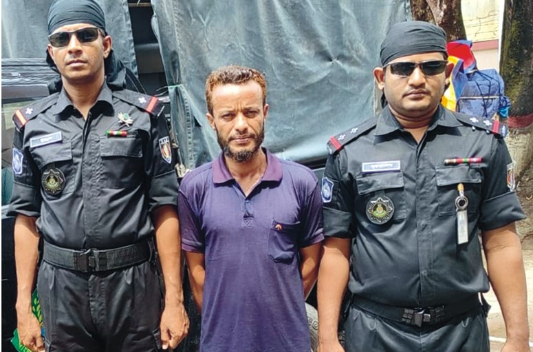  কুমিল্লায় ইয়াবাসহ মাদক ব্যবসায়ী গ্রেফতার