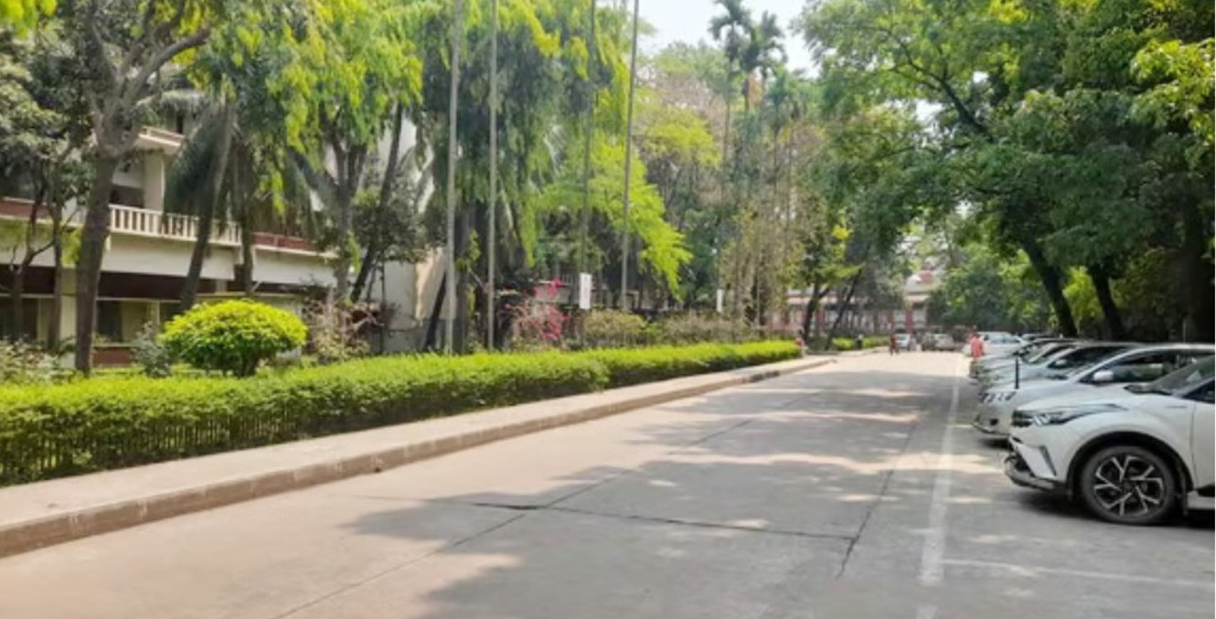  আনাগোনা নেই শিক্ষার্থীদের, থমথমে বুয়েটে সুনশান নীরবতা