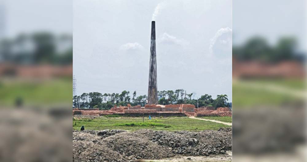  ১৭ অবৈধ ভাটায় পুড়ছে ইট 