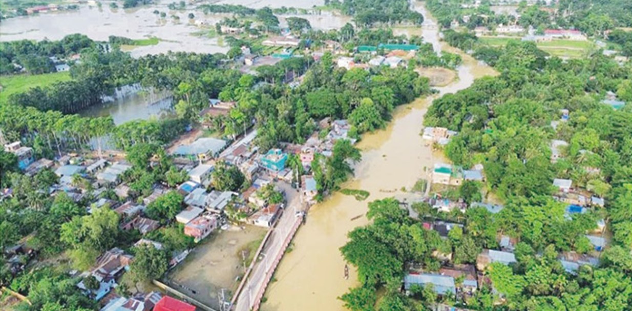 আশ্রয়কেন্দ্র ছাড়ছে মানুষ
