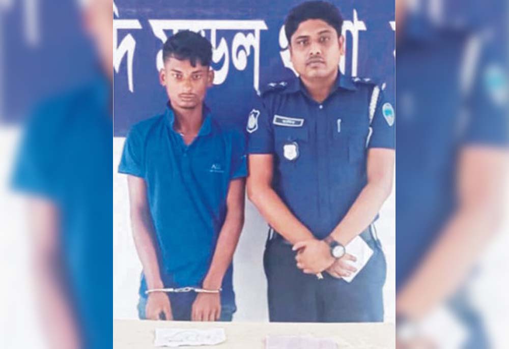  দাউদকান্দি জুতার সূত্র ধরে বৃদ্ধা হত্যাকারী সনাক্ত 