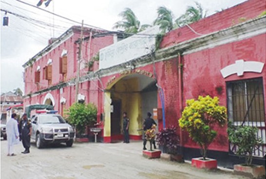 কুমিল্লা কারাগারে থাকা আসামির ছবি ফেসবুকে