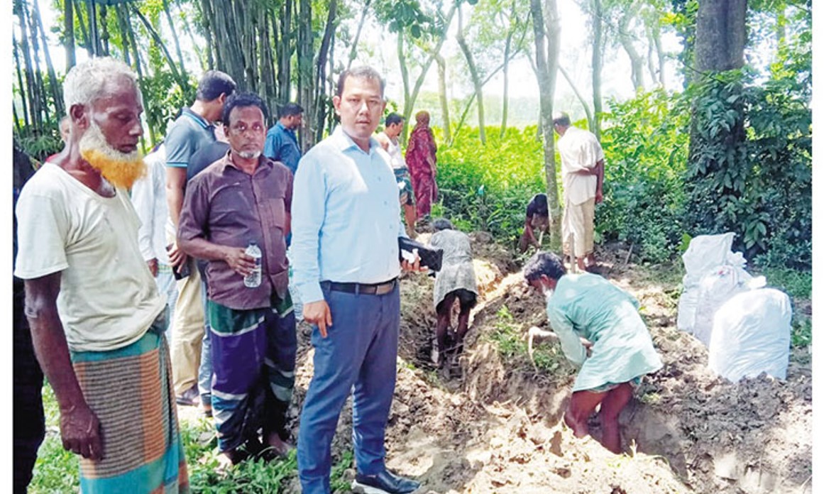   বরুড়ায় পানিবন্দি ১৫০ পরিবারকে উদ্ধার করলেন ইউএনও 