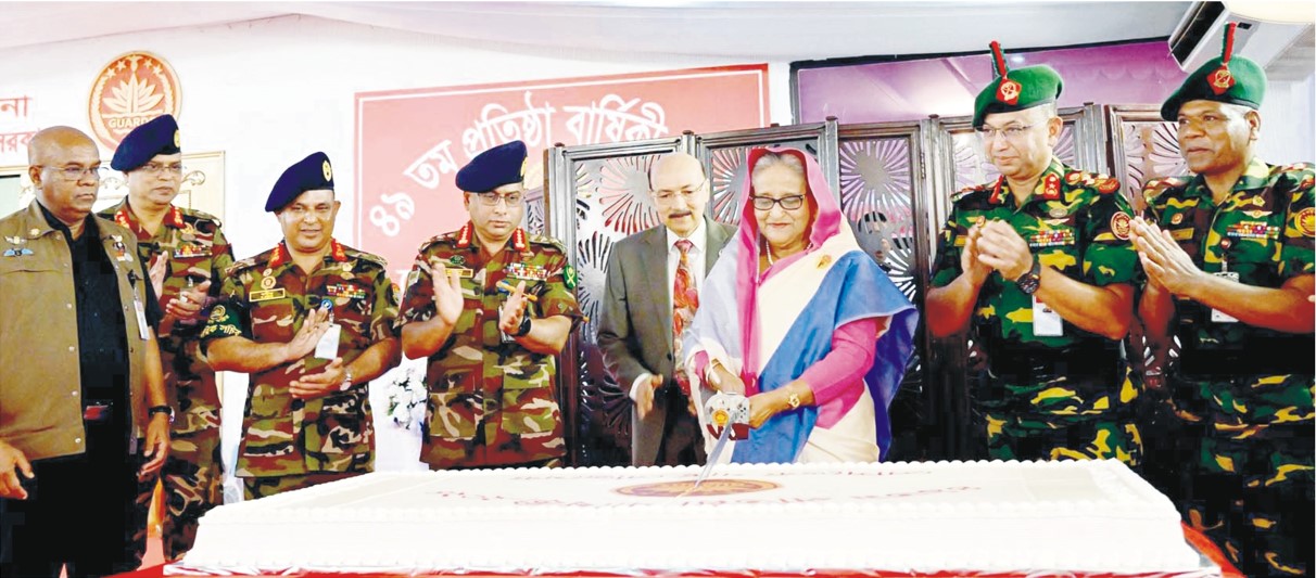  সশস্ত্র বাহিনীকে বিশ্বমানের করে গড়ে তোলা হচ্ছে : প্রধানমন্ত্রী