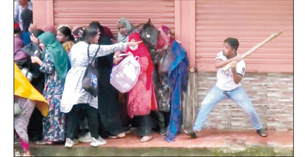 বিক্ষোভে উত্তাল কুমিল্লা