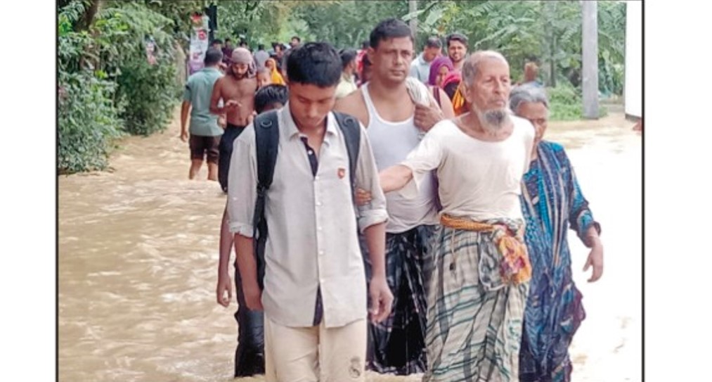    ‘৮০ বছরেও এমন পানি দেখিনি’ 