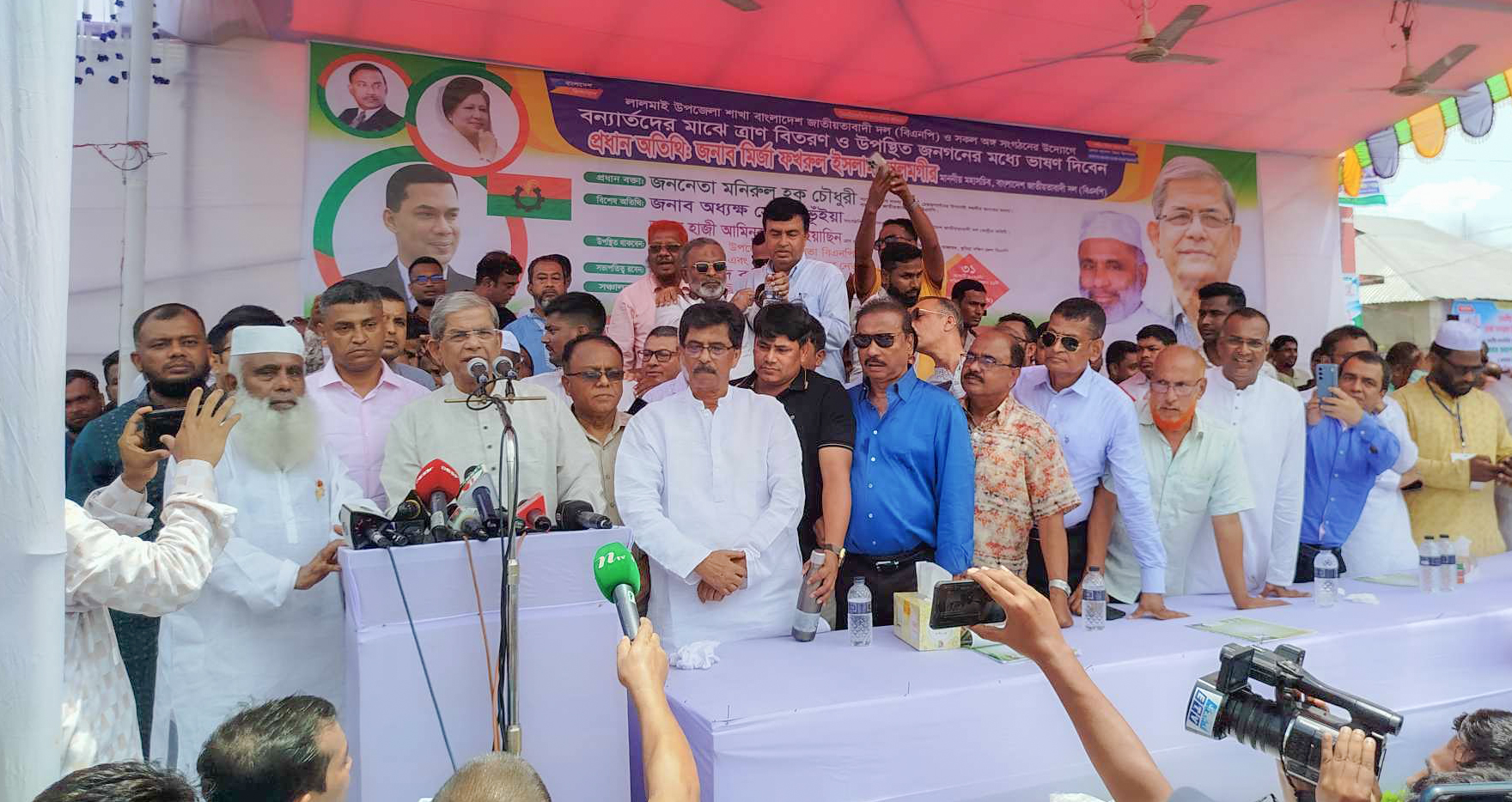 দ্রুততার সাথে জনগণের দাবি অনুযায়ী জনগণের সরকারের হাতে ক্ষমতা তুলে দিতে হবে- মির্জা ফখরুল 