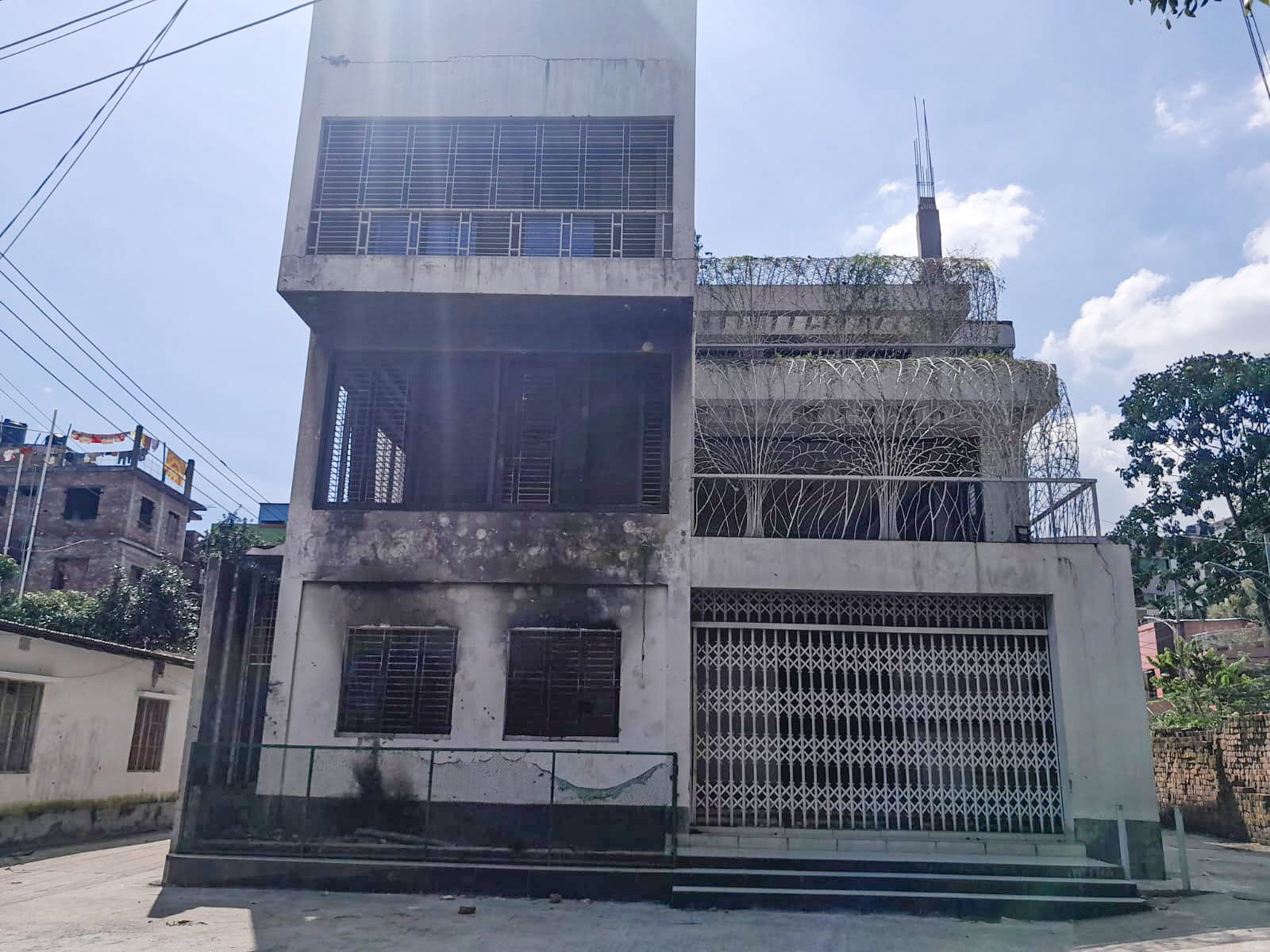 সাবেক এমপি বাহারের শেষ স্বপ্নের ছবি মানুষের মোবাইলে, বাড়িতে এখন সুনসান নীরবতা