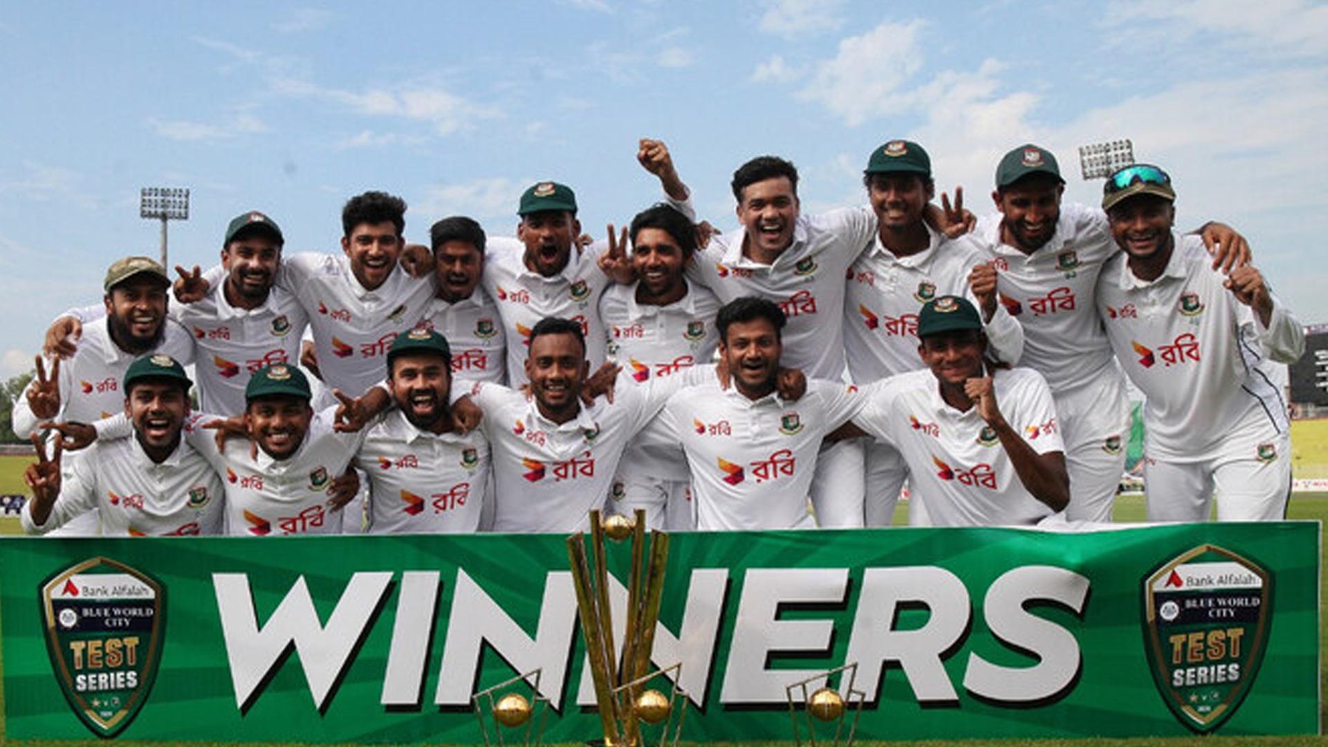 রাতে দেশে ফিরছে শান্তরা, ফিরছেন না সাকিব 