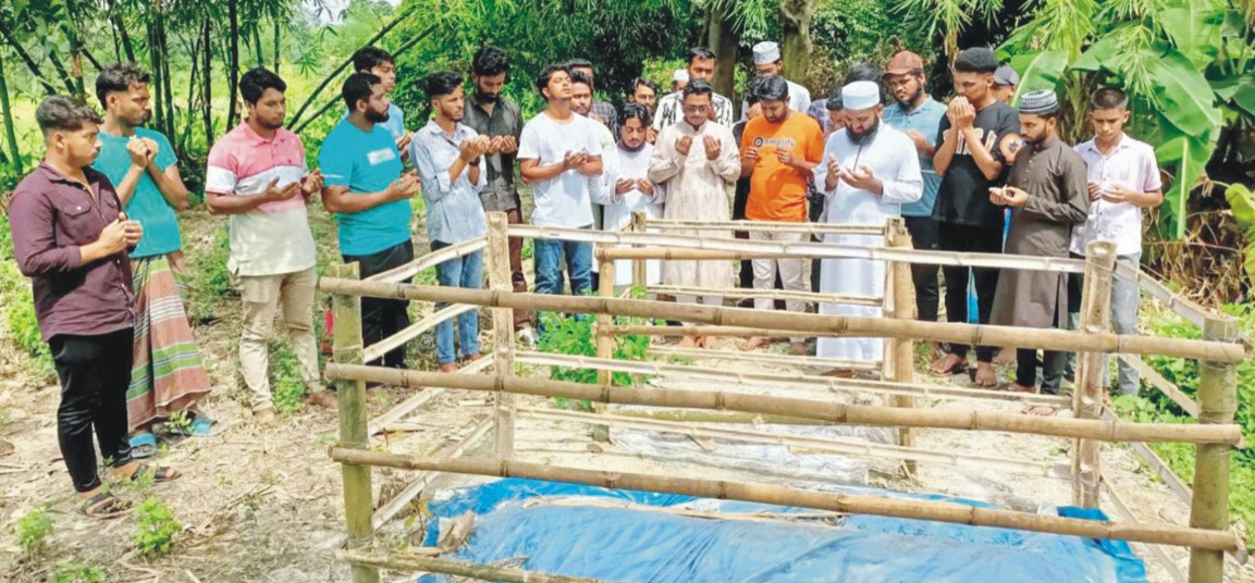 কুমিল্লায় ছাত্র আন্দোলনে প্রাণ  হারানো তিন শহীদ পরিবারের  খোঁজখবর নিলেন সমযন্বয়করা