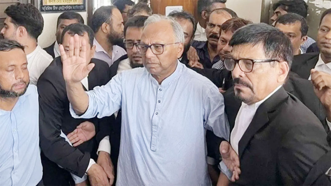 জামিন পেলেন না মাহমুদুর রহমান