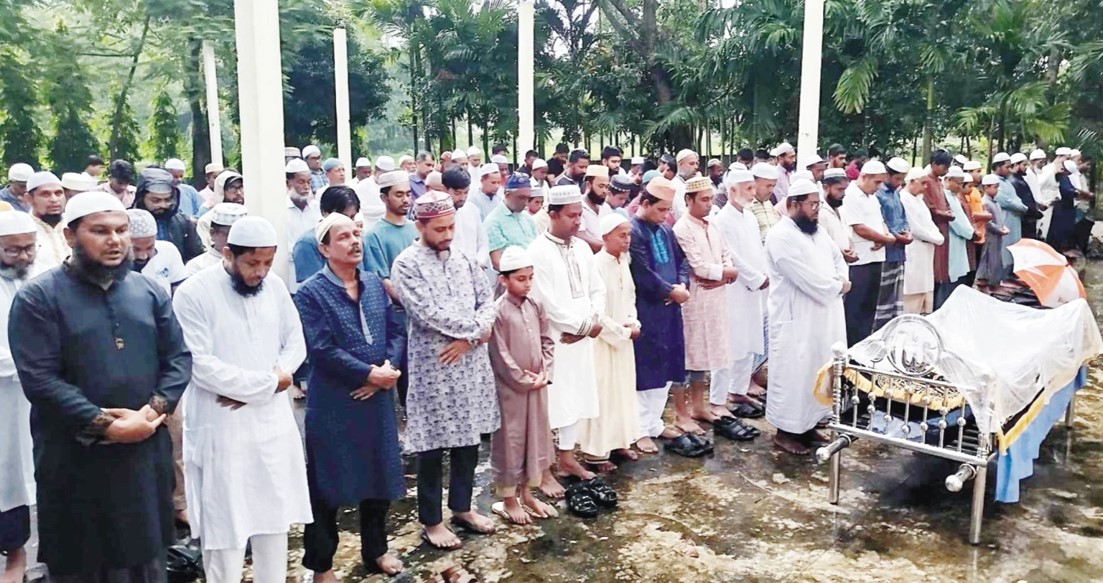  কুমিল্লা অজিত গুহ কলেজের সাবেক ভিপি কাওসারের মায়ের ইন্তেকাল