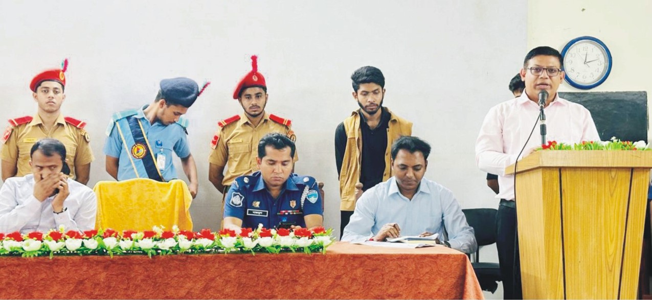  কুমিল্লা নগরীর ট্রাফিক নিয়ন্ত্রণে ব্যতিক্রমী উদ্যোগ