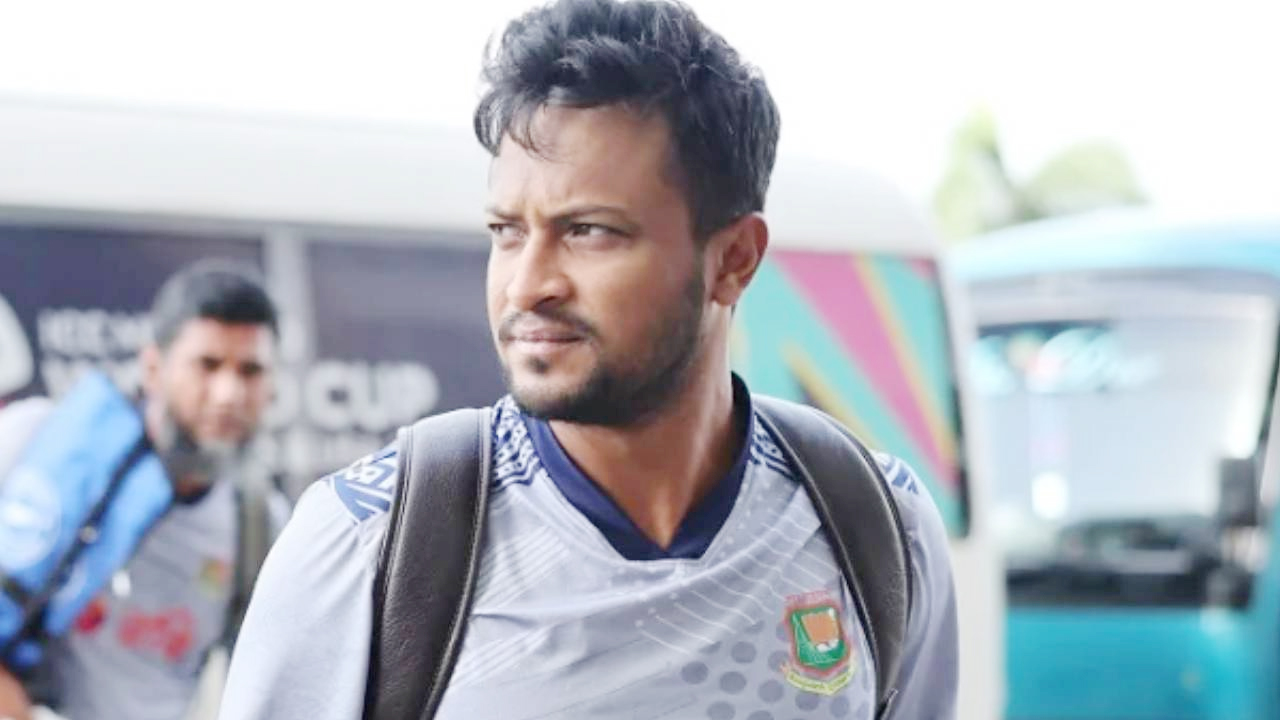 দেশে ফেরা হচ্ছে না সাকিবের!