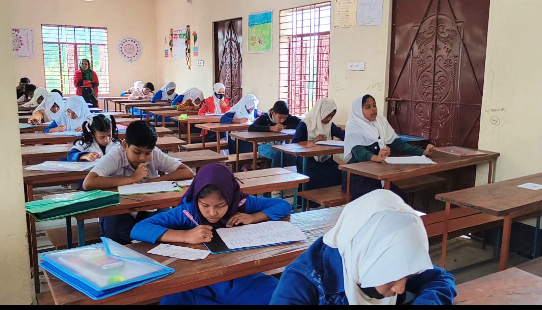 মনোহরগঞ্জে আইডিয়াল ফাউন্ডেশন স্কলারশিপ অ্যাসোসিয়েশনের বৃত্তি পরীক্ষা অনুষ্ঠিত