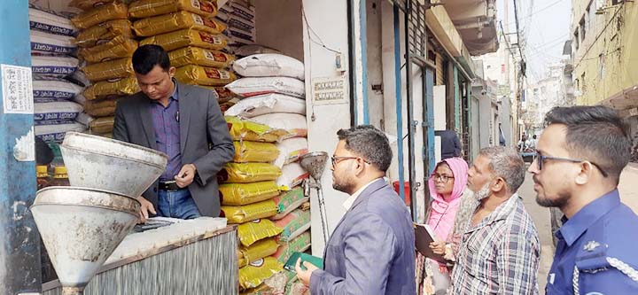 কুমিল্লায় টাস্কফোর্সের অভিযান ও জরিমানা