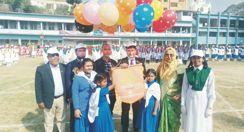 ফয়জুন্নেছা স্কুলে  ক্রাড়ী প্রতিযোগিতার  পুরস্কার বিতরণ 